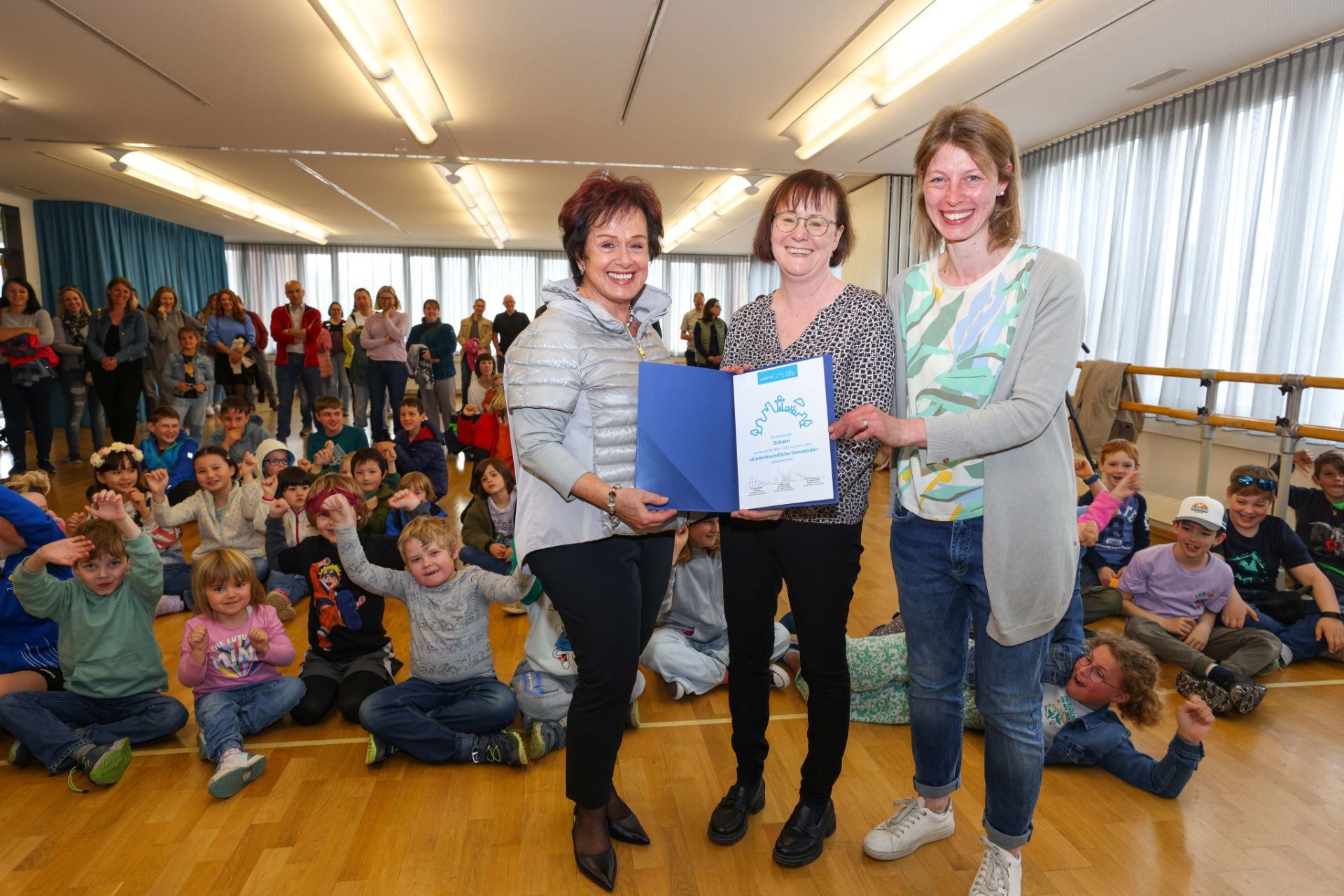 KINDERFREUNDLICHE_GEMEINDE_kBRI_1955.jpg
