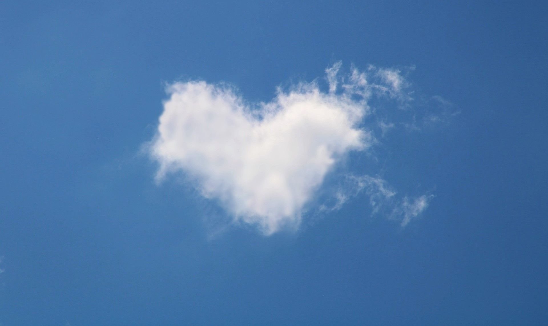 cloud-5055011_1920.jpg