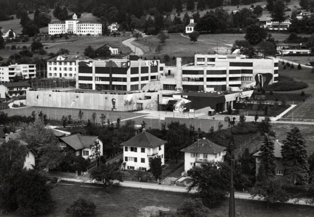 Schulzentrum Resch_1975_H_A_02.jpg