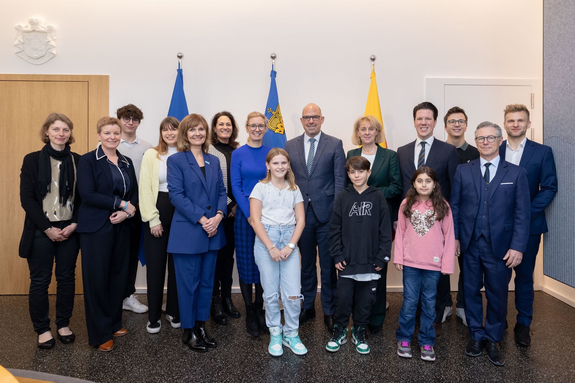 20231121-fotos-kinderrechte-gruppenfoto.jpg