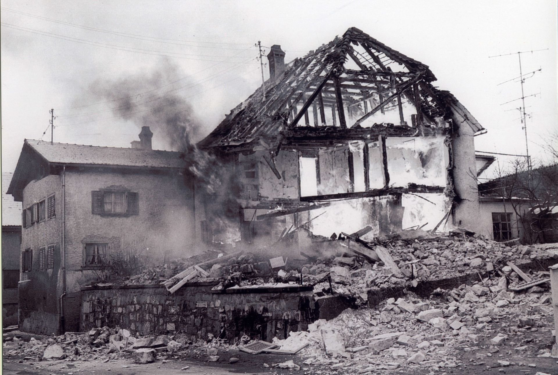 GAS_Explosion Liegenschaft Landstrasse Nr. 170_Foto Karl Steiger_03-1973.jpg