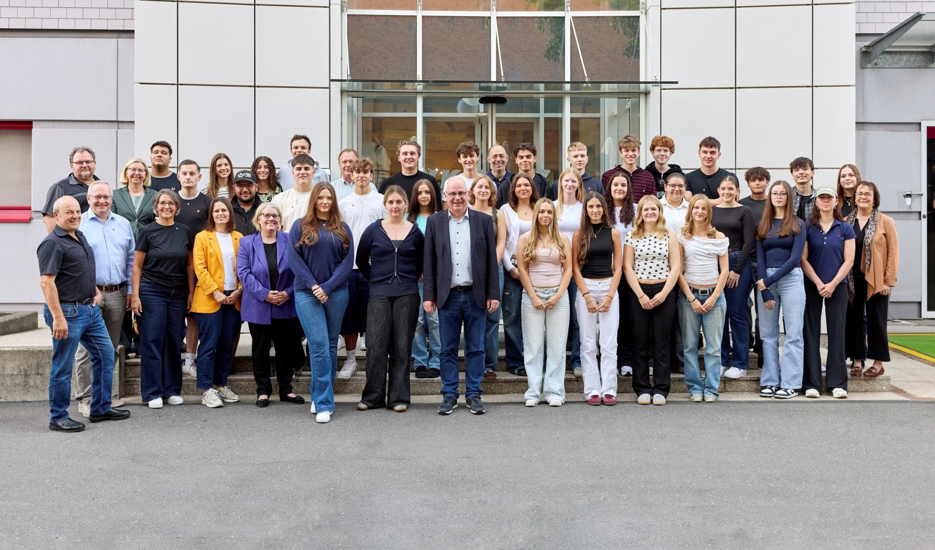 Gruppenfoto Jungbürgerfeier.jpg
