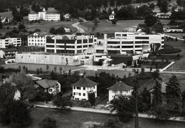 Schulzentrum Resch_1975_H_A_02.jpg