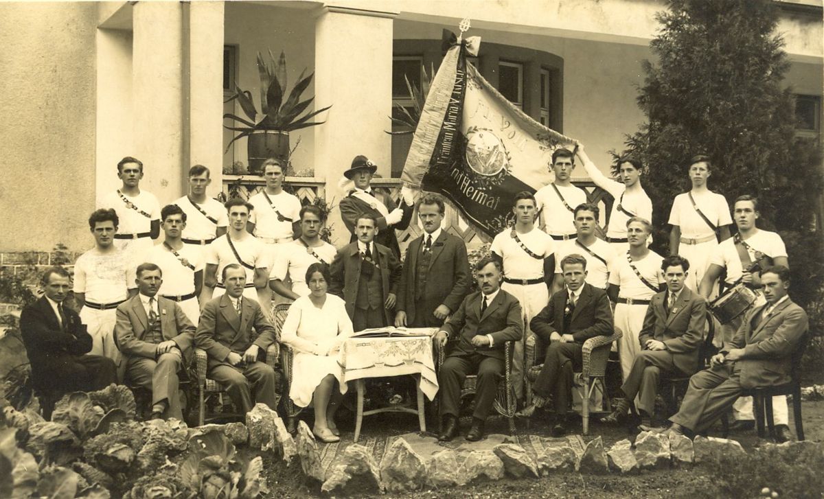 Turnverein Schaan_Fahnenweihe_1930_Foto Friedrich Müller Buchs_GAS.jpg