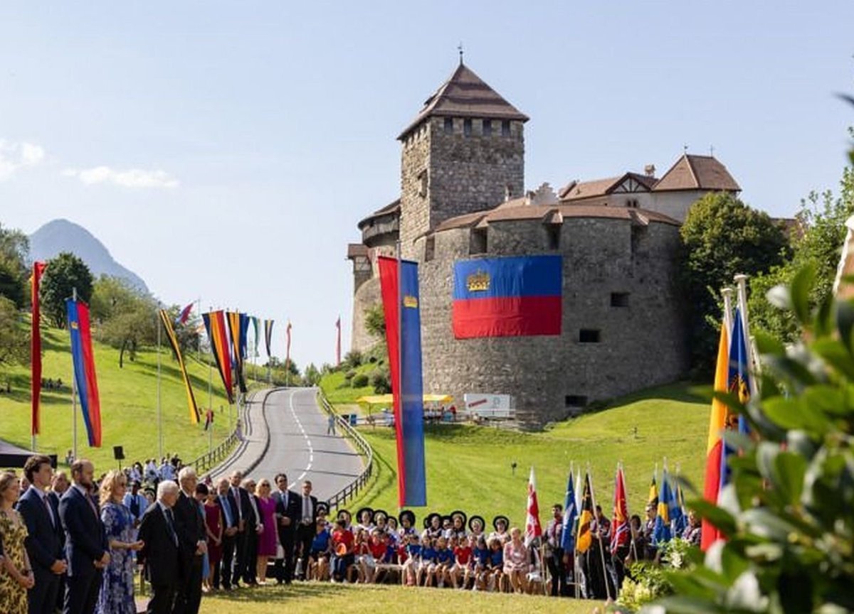 Staatsfeiertag_Schlosswiese.jpg